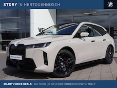 BMW iX - xDrive45 M Sport / Panoramadak Sky Lounge / Trekhaak / Stoelventilatie / Adaptieve LED / H