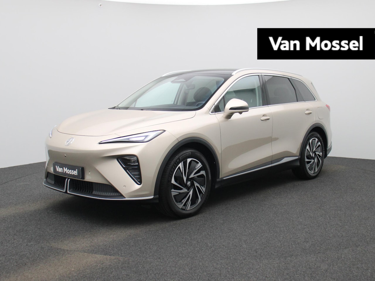 MG MGS6 EV - Luxury 2WD 77kWh | 1500kg Trekgewicht | Panoramadak | 360 Camera | Head-Up Display | Ambie - AutoWereld.nl