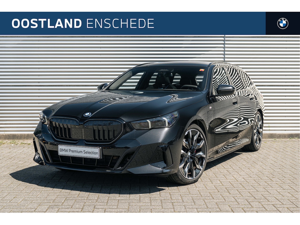 BMW 5-serie Touring - 530e M Sport Automaat / Panoramadak / Bowers & Wilkins / M Multifunctionele Stoelen / Adap - AutoWereld.nl