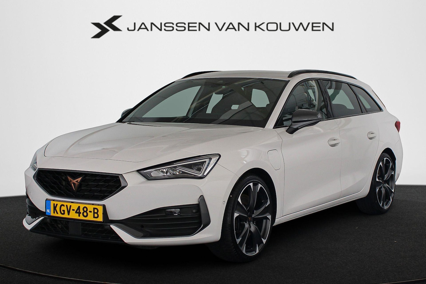 CUPRA Leon Sportstourer - 1.4 e-Hybrid VZ Adrenaline Achteruitrijcamera Apple CarPlay Stoel-Stuurverwarming - AutoWereld.nl