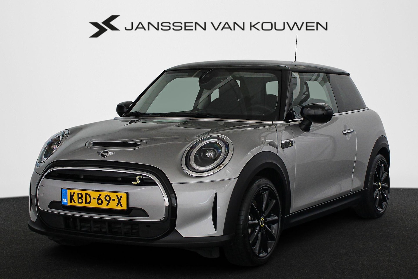 MINI Mini-Electric - 33 kWh SOH 100% Sportstoelen Stoelverwarming 17" Zwarte Velgen - AutoWereld.nl