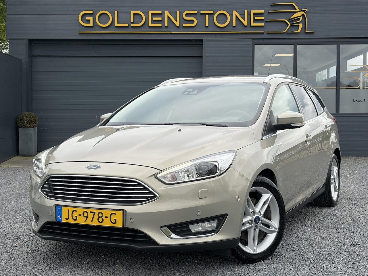 Ford Focus Wagon - 1.5 Titanium Edition 1e Eigenaar,150pk,Navi,Camera,6 Bak,Stoelverw,Stuurverw,Leder,Lm velg - AutoWereld.nl