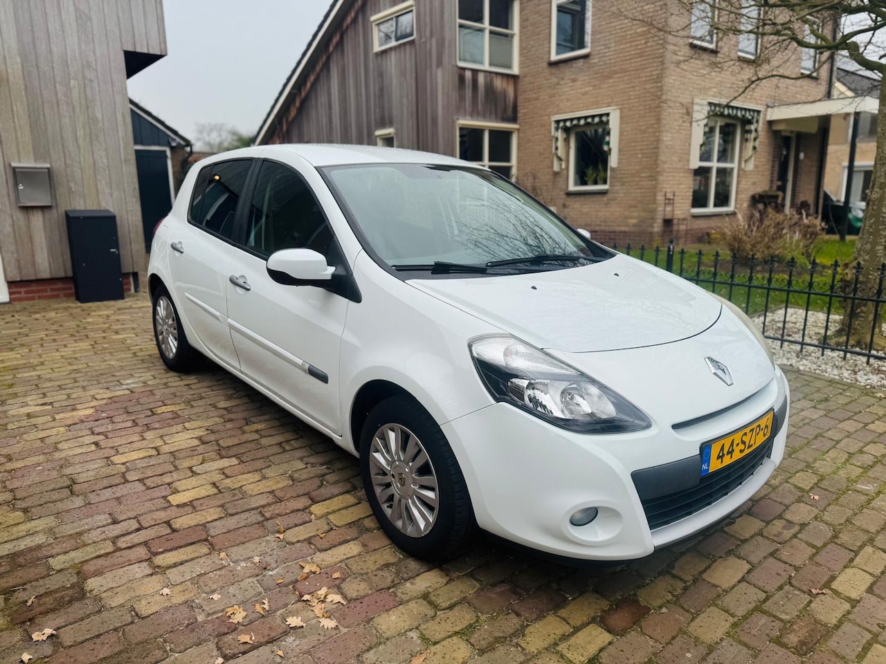 Renault Clio - 1.2 Collection - AutoWereld.nl
