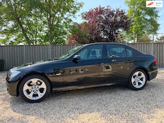 BMW 3-serie - 320i Automaat Navigatie & Leder & Sportvelgen