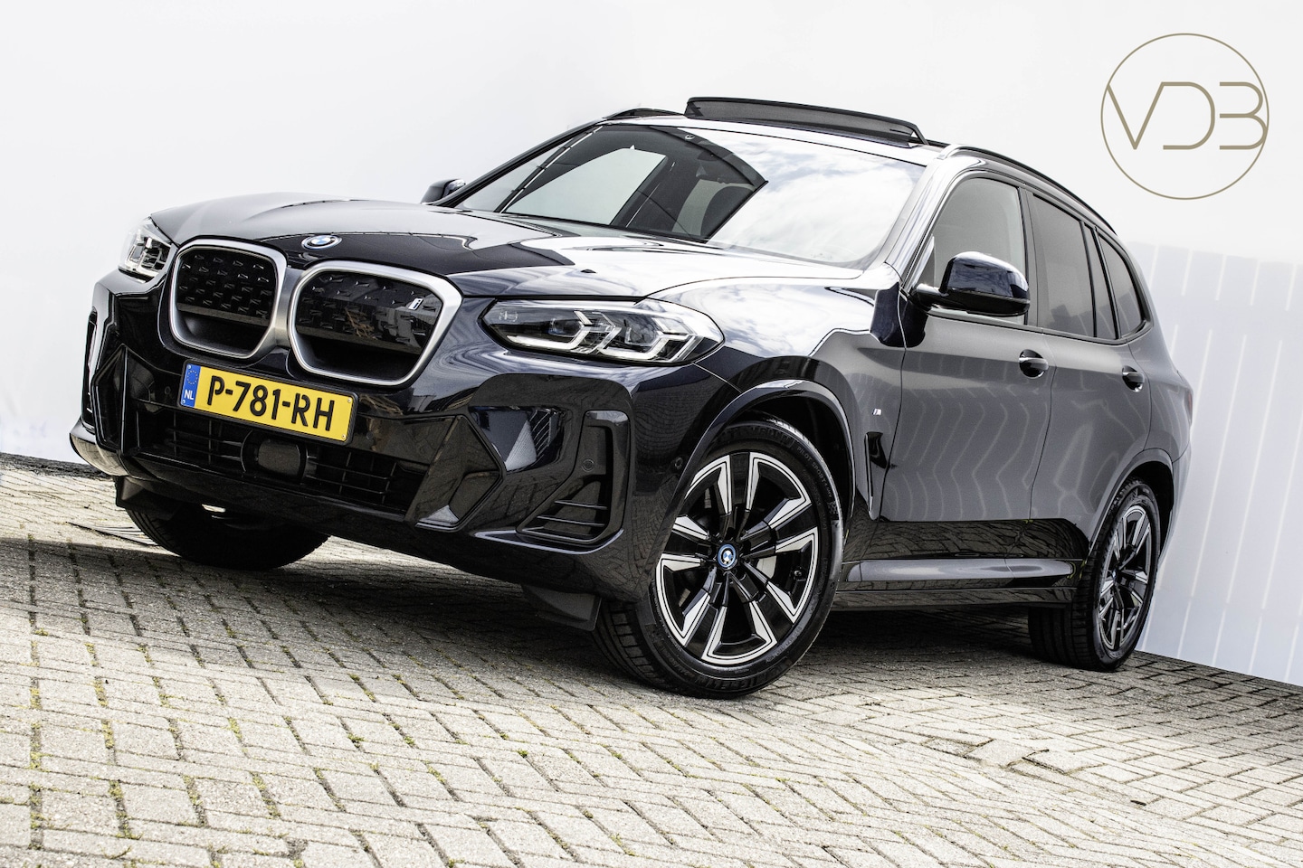 BMW iX3 - Executive SOH 94,5% 80kWh Facelift PANO LEER BTW 1e Eigenaar - AutoWereld.nl