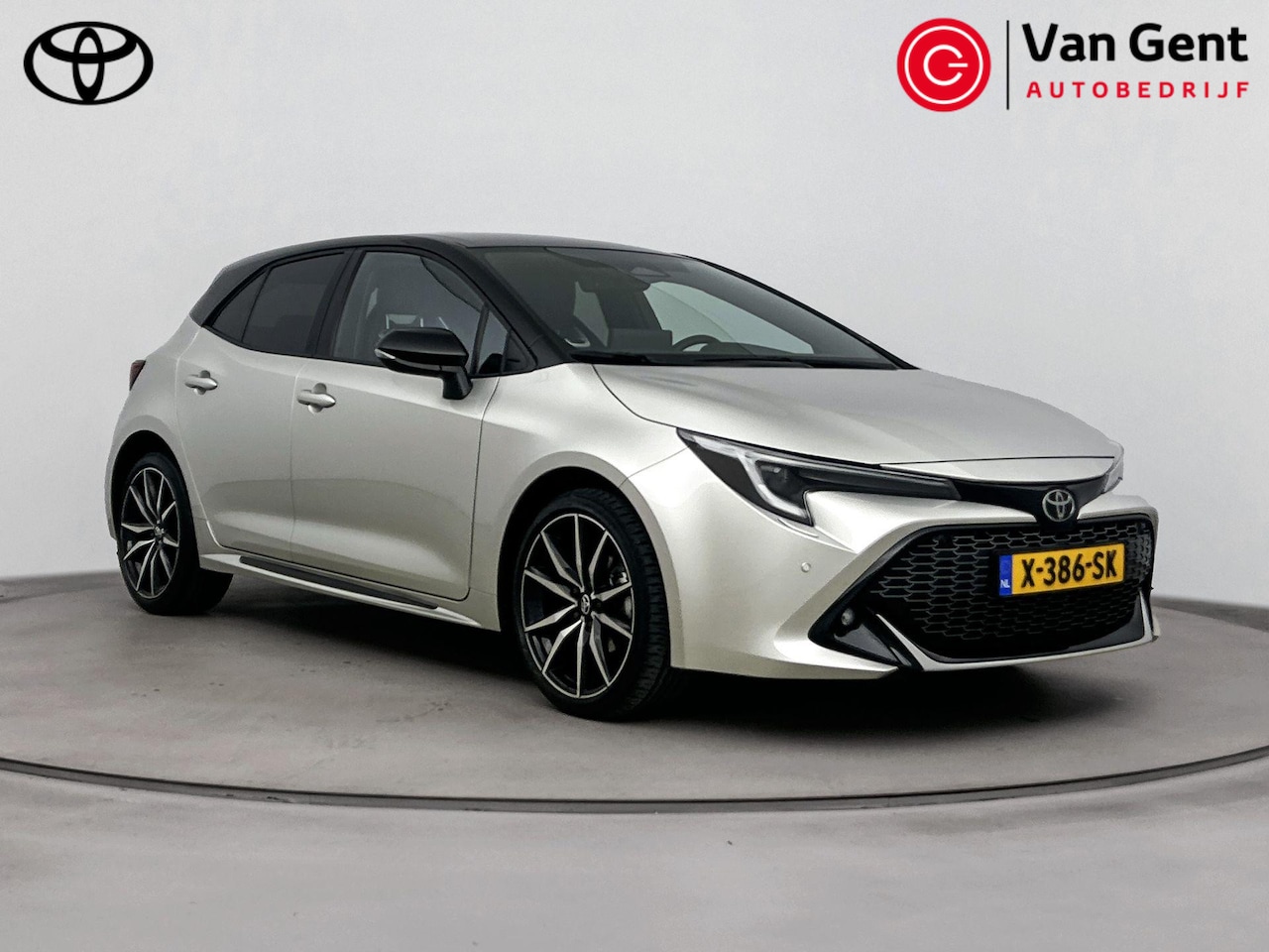 Toyota Corolla - Hybrid 140 GR Sport | Dodehoek detectie | Stoelverwarming | Apple Carplay / Android Auto | - AutoWereld.nl
