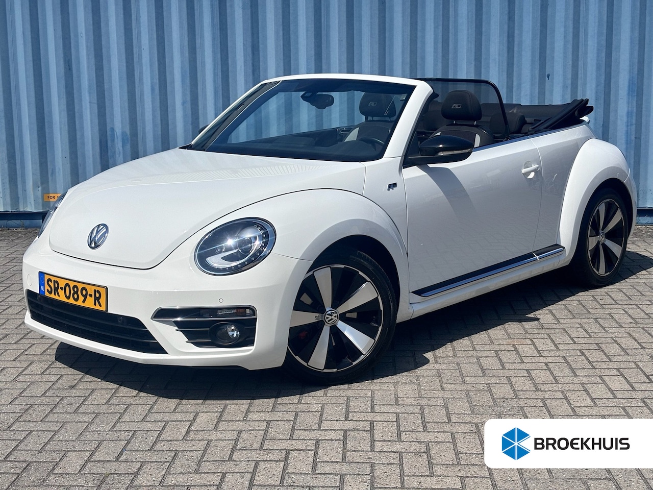 Volkswagen Beetle Cabriolet - 2.0 TSI Sport R-Line | DSG | Fender premium audio | 18" Lichtmetalen velgen | Apple carpla - AutoWereld.nl
