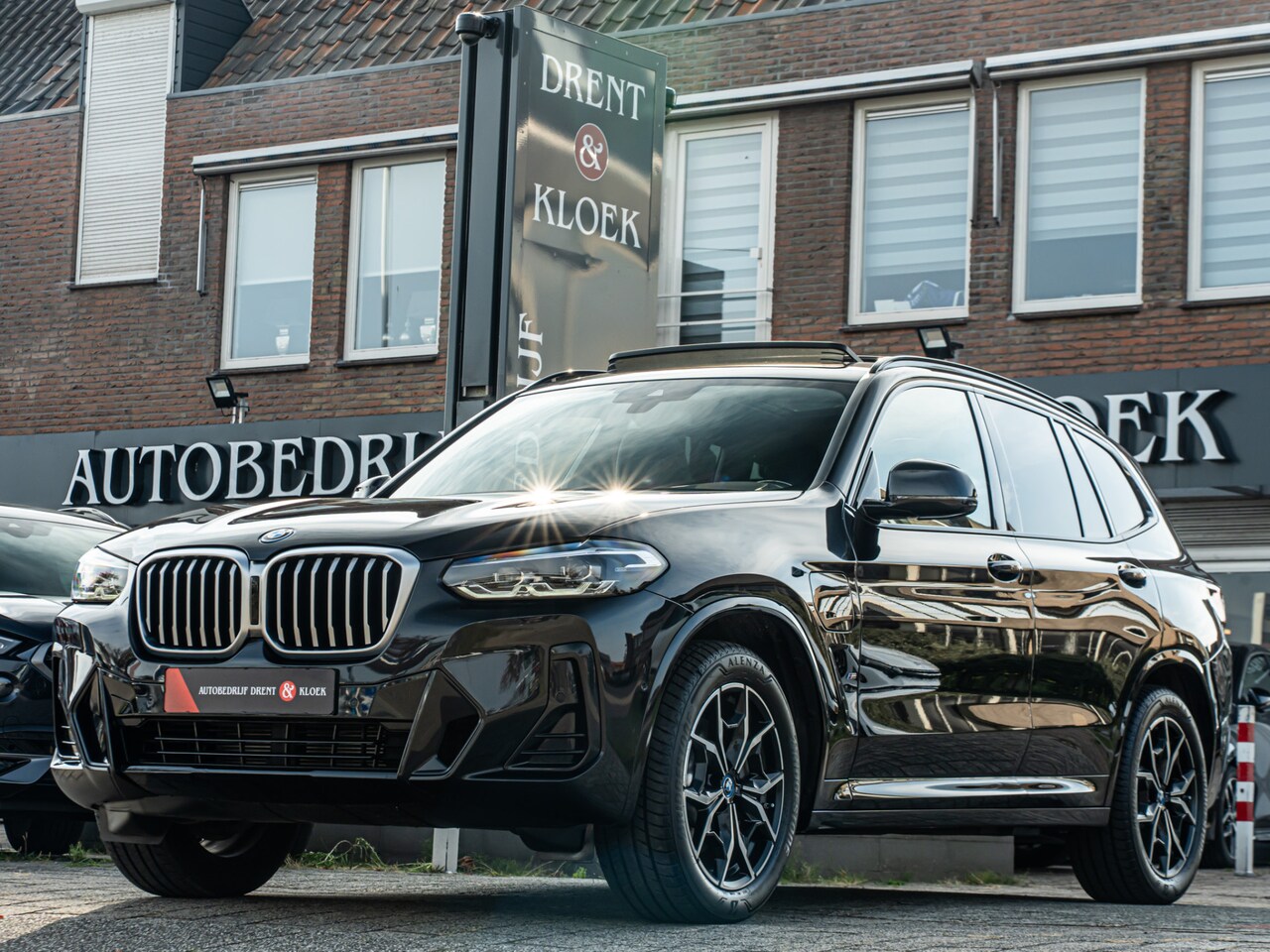 BMW X3 - xDrive30e High Exe M-Sport PANO CAMERA SHADOW LINE 19 INCH STOELVERW LEDER - AutoWereld.nl