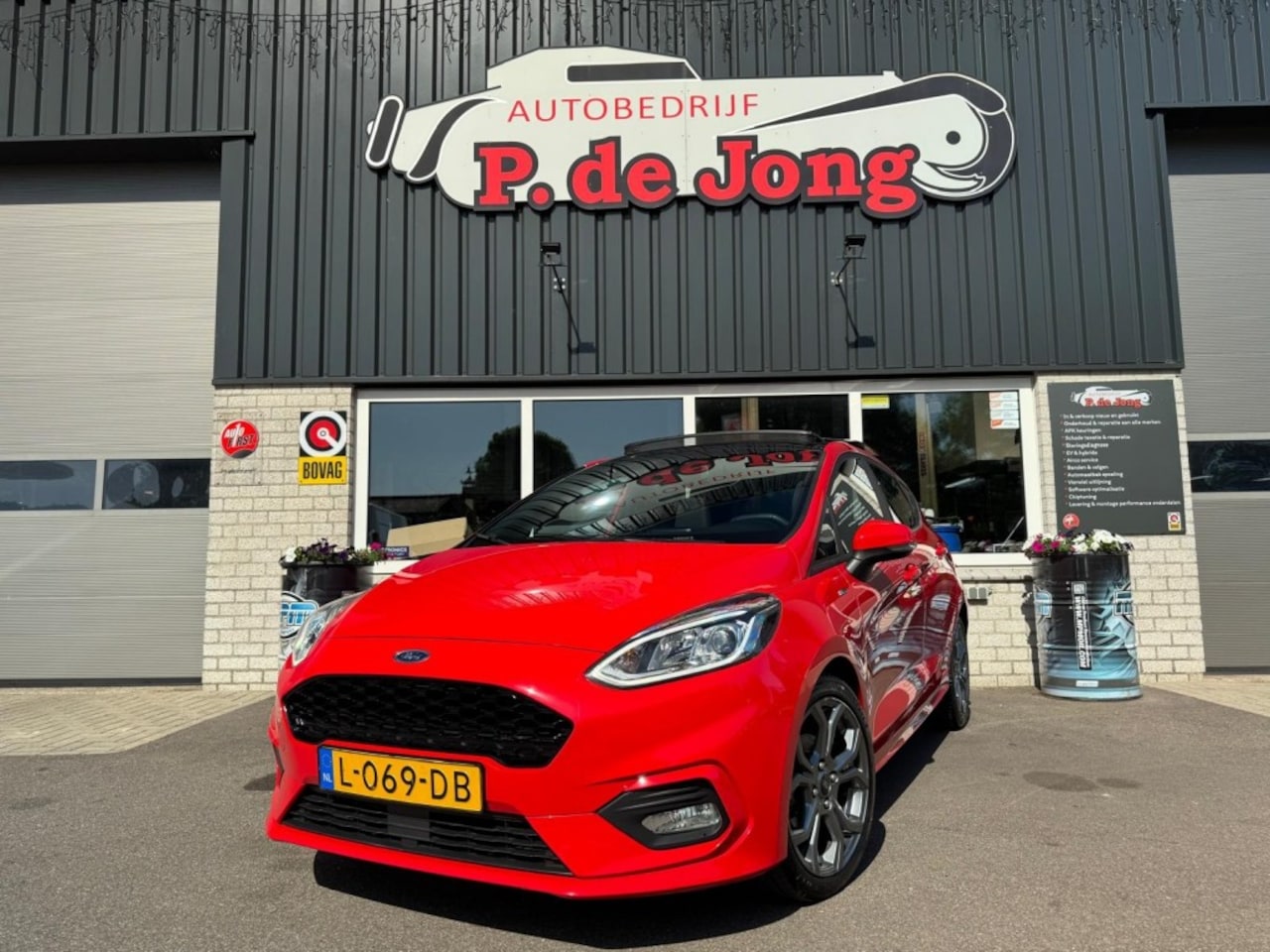 Ford Fiesta - 1.0 Ecoboost ST-Line Panoramadak Carplay Winterpakket Led Navigatie - AutoWereld.nl