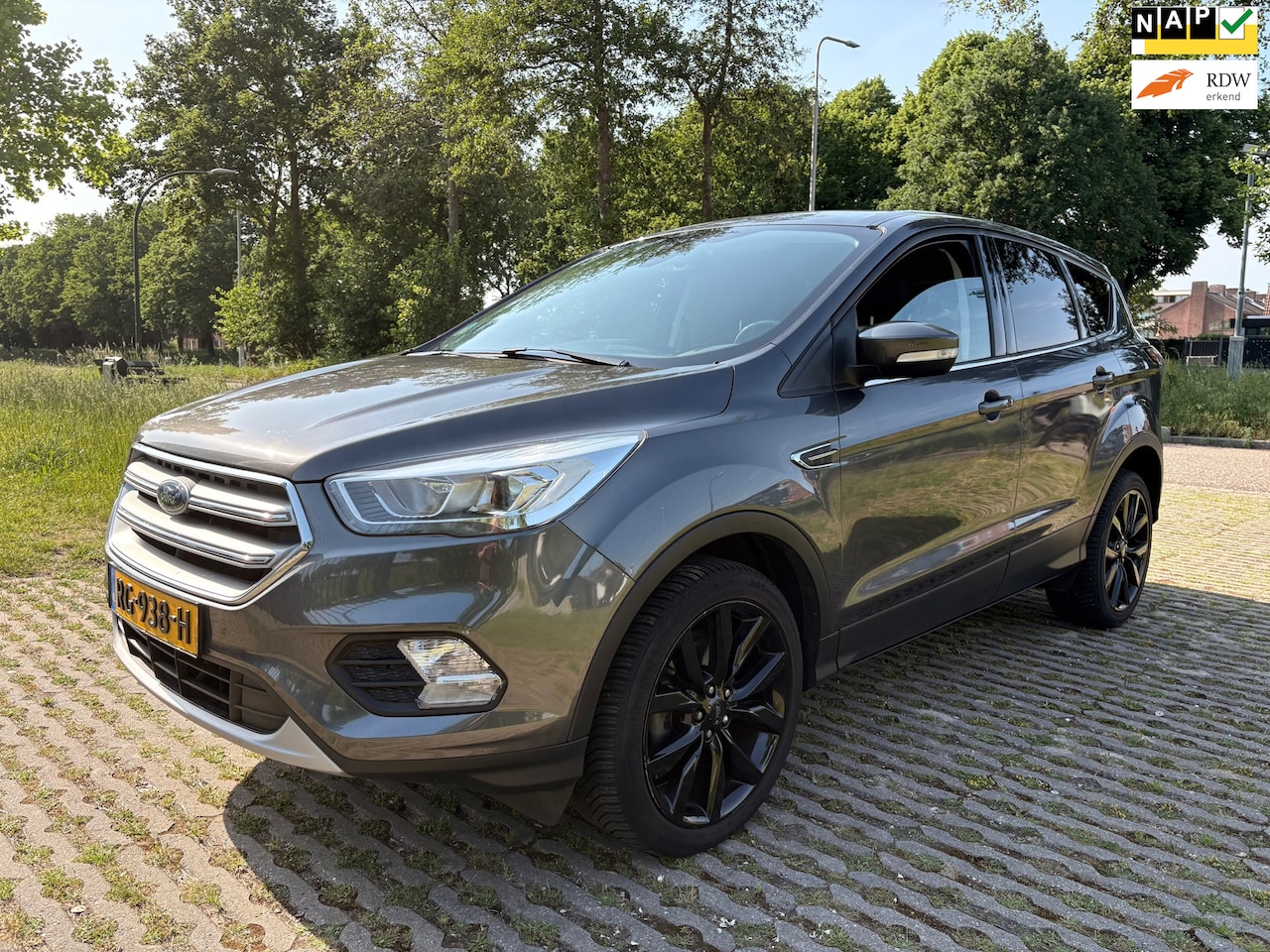 Ford Kuga - 1.5 EcoBoost Titanium - airco - cruise control - goed onderhouden! - AutoWereld.nl