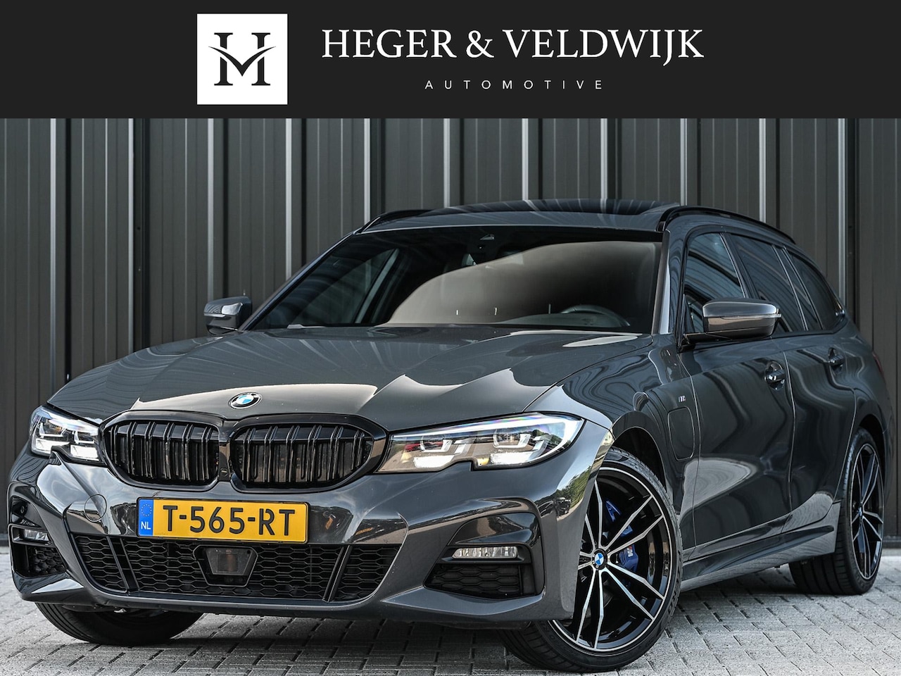 BMW 3-serie Touring - 330e High Executive | M-Sport | Panoramadak | Hifi | ACC | Stoelverwarming | Ambienteverli - AutoWereld.nl