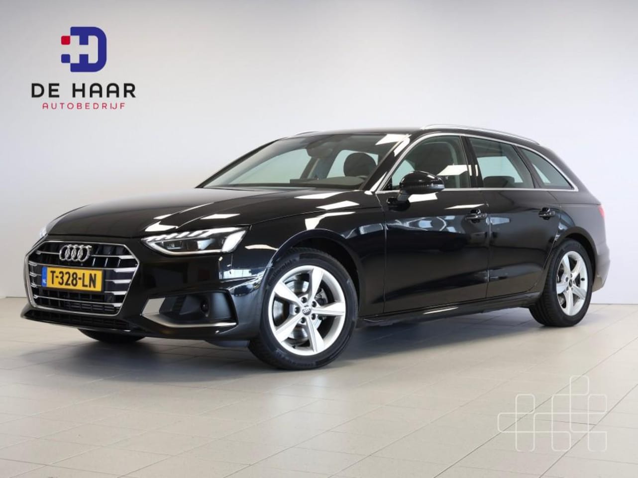 Audi A4 - 35 TFSI Advanced Edition - 2023 - Automaat - Trekhaak - CarPlay - AutoWereld.nl