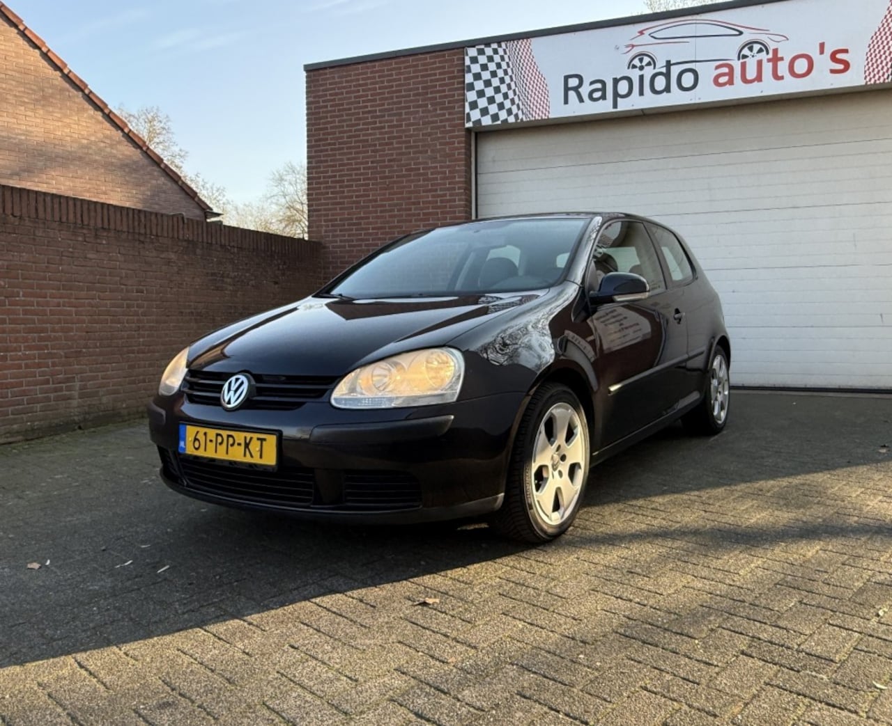 Volkswagen Golf - 1.6 FSI TRENDLINE Automaat GTI Leder stoelen - AutoWereld.nl
