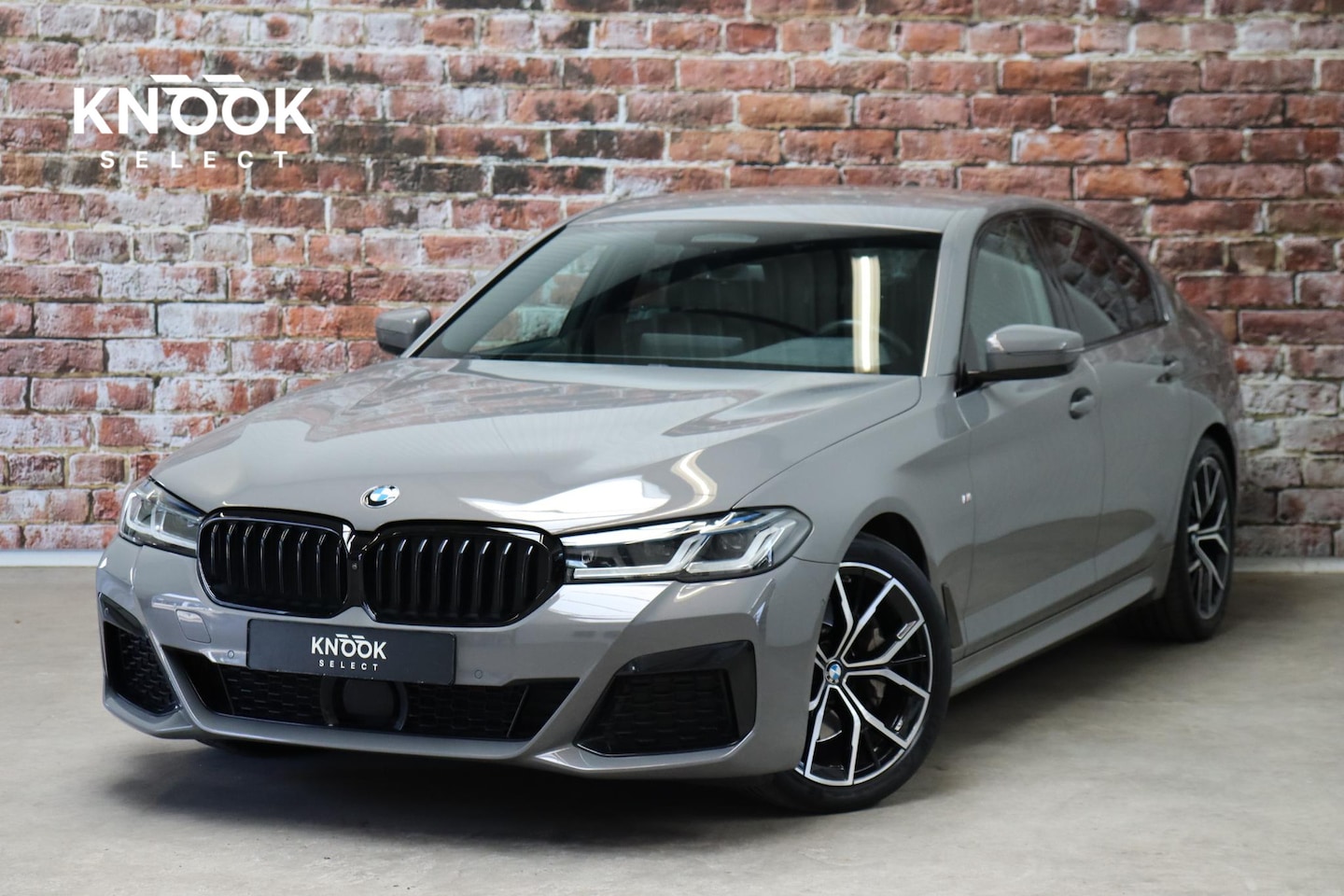 BMW 5-serie - Sedan 530i High Executive M Sport Pakket Automaat / Live Cockpit Professional / Active Pro - AutoWereld.nl