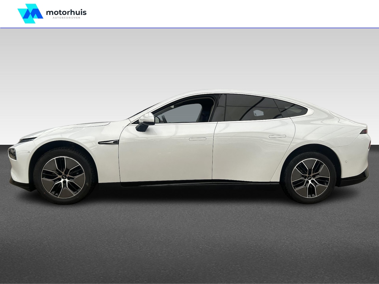 Xpeng P7 - 82.7 kWh 276pk RWD Long Range {uitgelichte-opties} - AutoWereld.nl