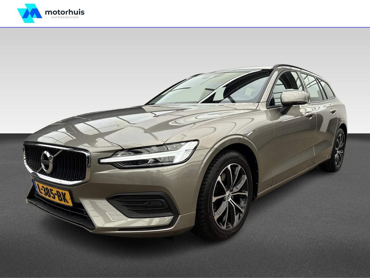 Volvo V60 - B3 163pk Geartronic Mild Hybrid Momentum Advantage {uitgelichte-opties} - AutoWereld.nl