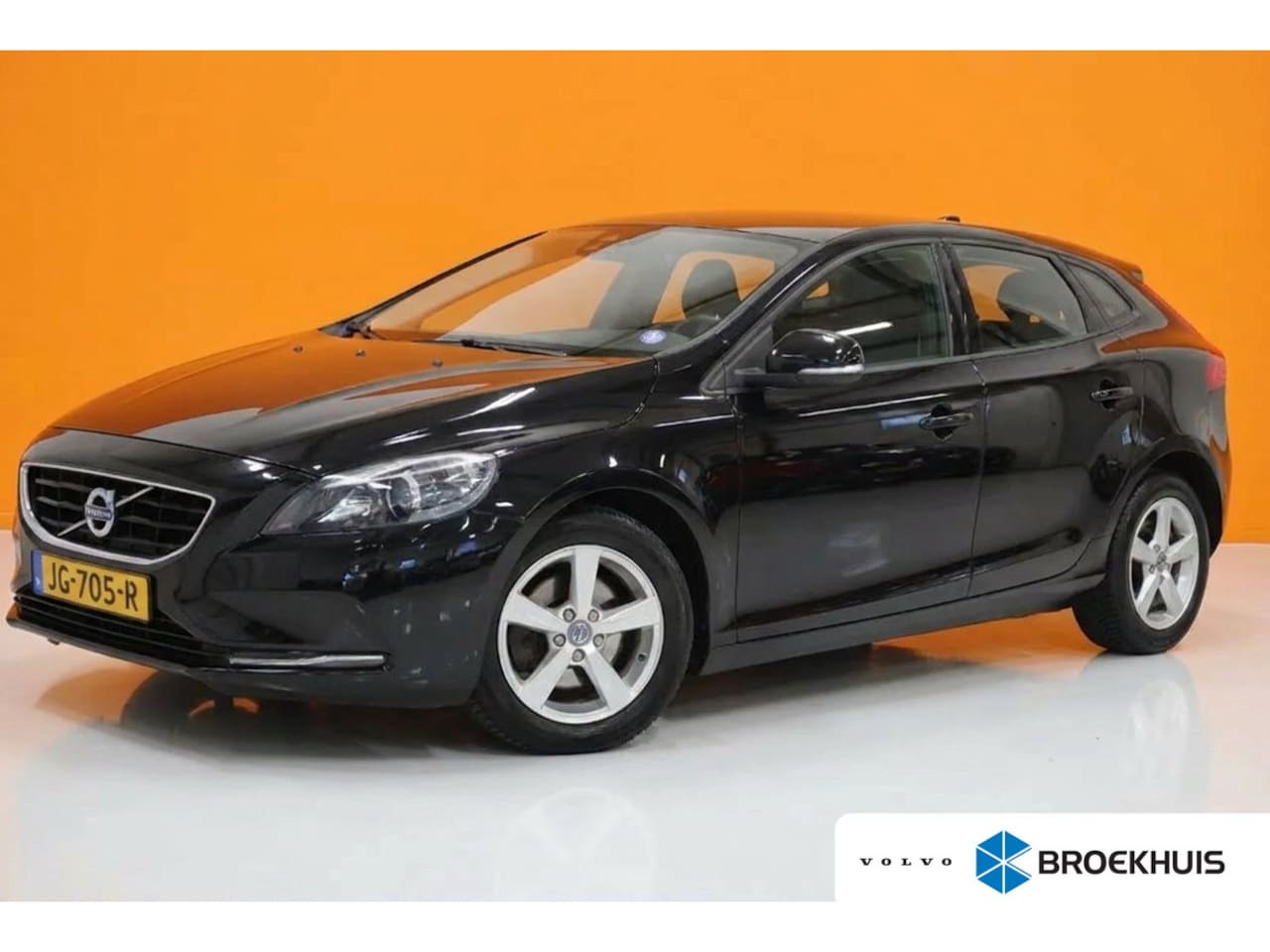 Volvo V40 - 2.0 T2 | Distributie Riem Vervangen!! | Trekhaak | Stoel Verwarming | - AutoWereld.nl