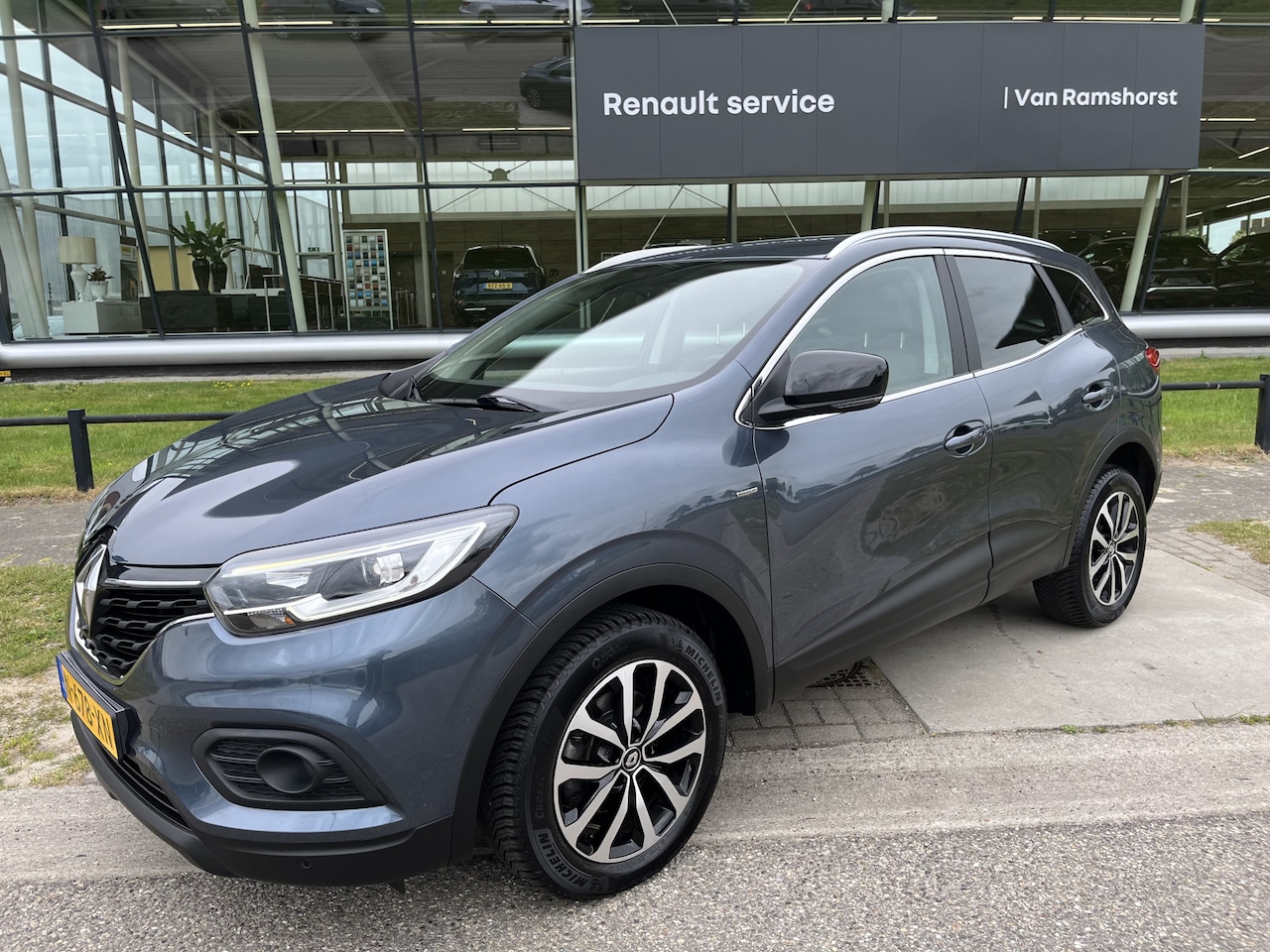 Renault Kadjar - 1.3 TCe 140PK Limited / Automaat / Keyless / Climate / Cruise / Applecarplay - Androidauto - AutoWereld.nl