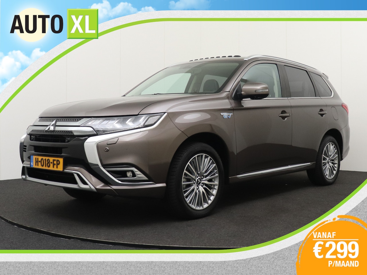 Mitsubishi Outlander - 2.4 PHEV Intense+ Schuif-/kanteldak Trekhaak Standkachel - AutoWereld.nl