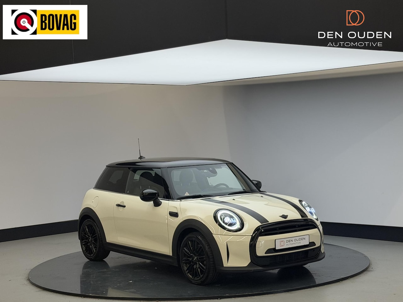 MINI Cooper - 3-Deurs 1.5 Classic | Automaat | Panodak | Black Optic pakket | Carplay | NL Auto - AutoWereld.nl