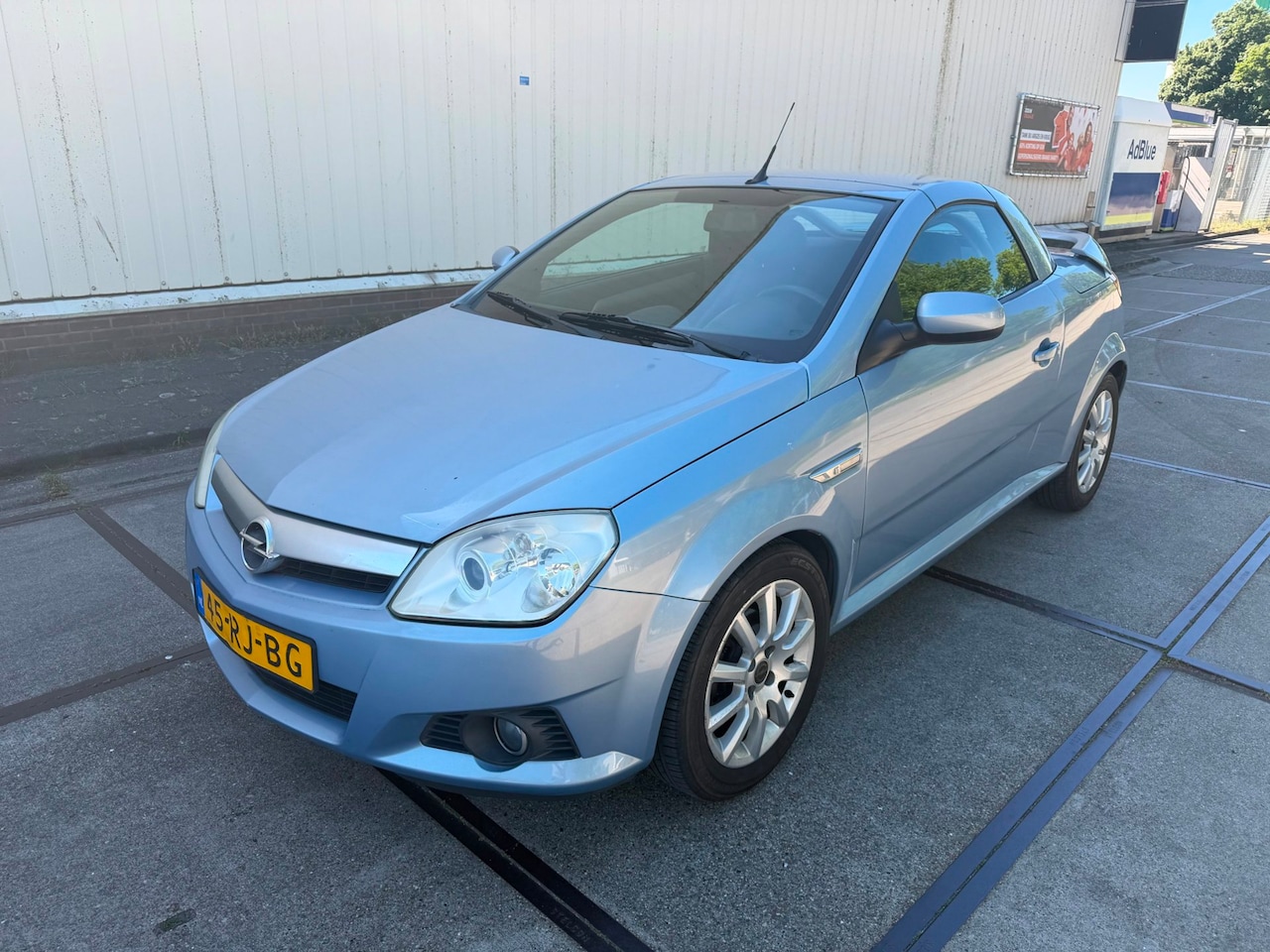 Opel Tigra TwinTop - 1.8-16V Temptation niewe apk - AutoWereld.nl