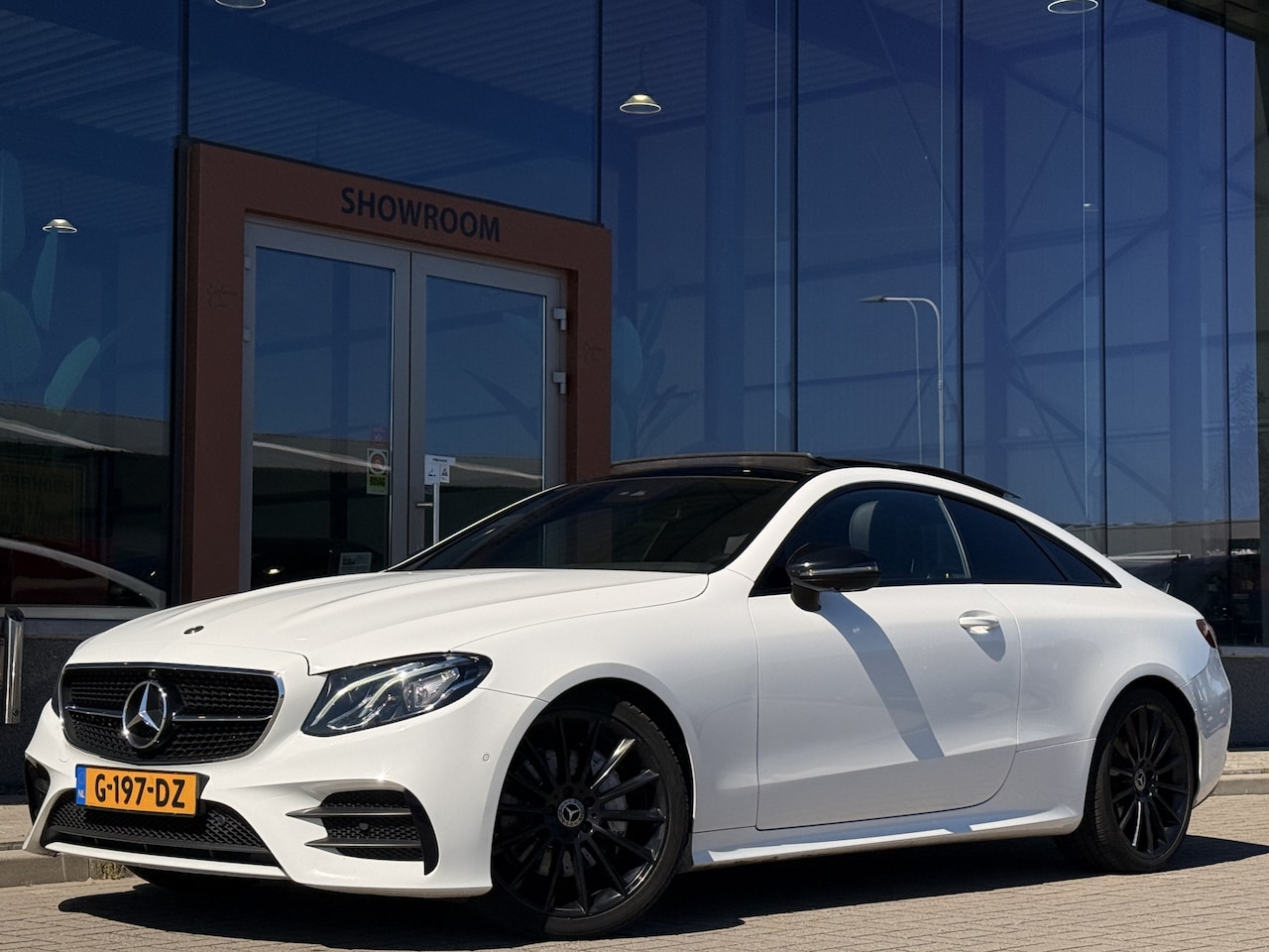 Mercedes-Benz E-klasse Coupé - 220 d Premium Plus AMG | Pano | Night Pakket | Burmester - AutoWereld.nl