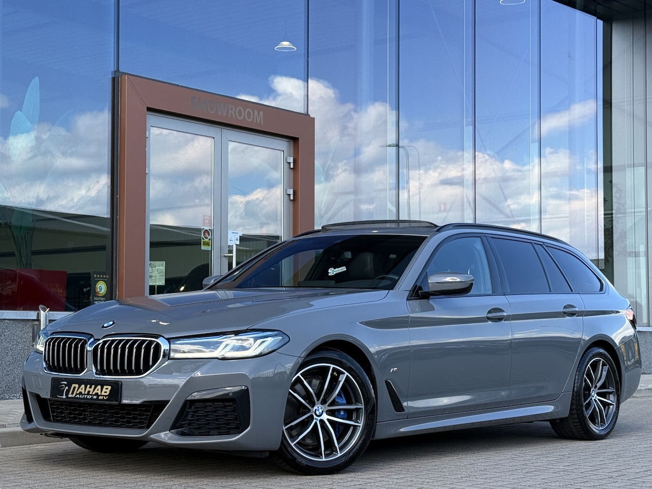BMW 5-serie Touring - 530i High Executive M-Sport | Pano | Headup | Laser - AutoWereld.nl