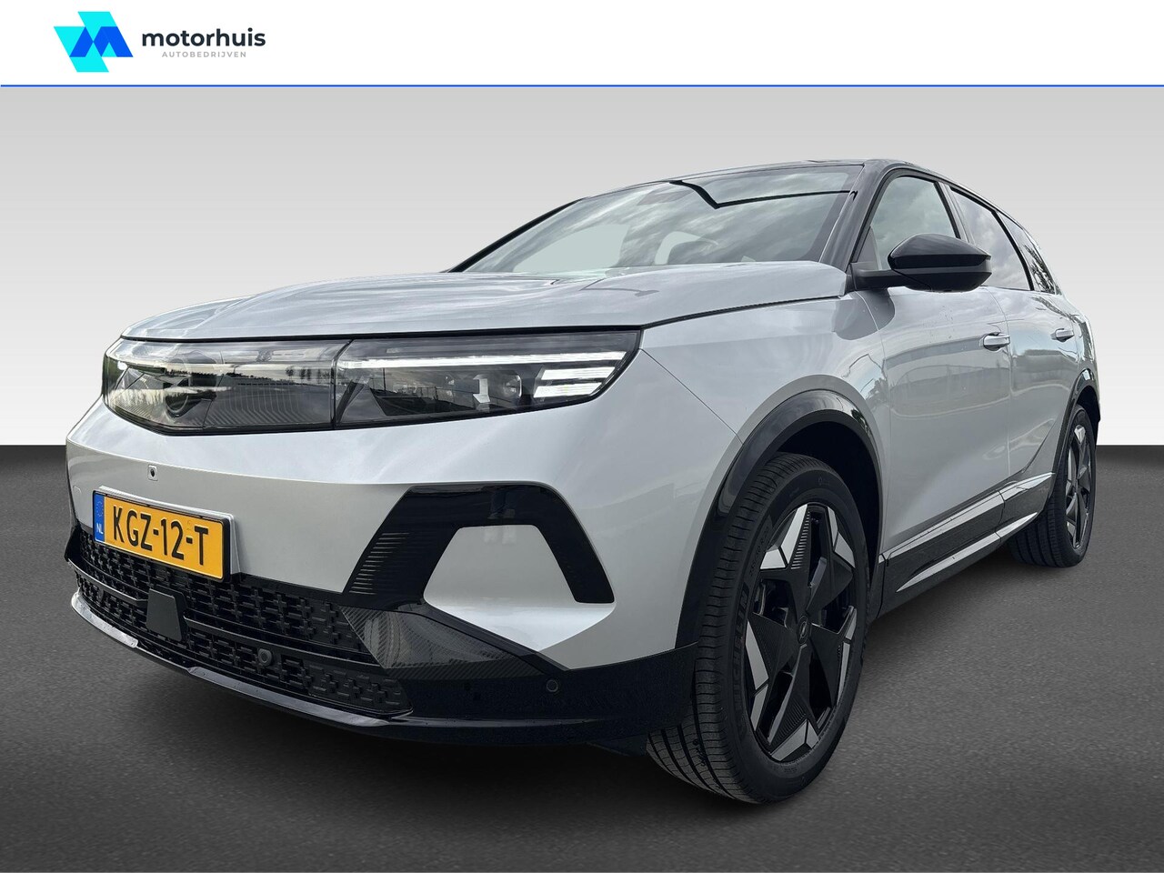 Opel Grandland Electric - | AWD Ultimate 325pk | Panoramadak | Leer | Focal Audio | {uitgelichte-opties} - AutoWereld.nl
