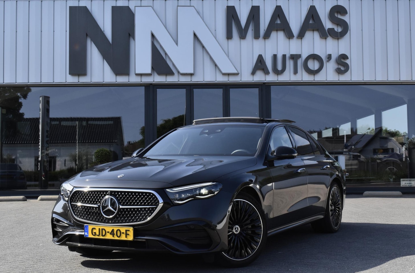 Mercedes-Benz E-klasse - 300 e 4MATIC AMG Line Widescreen Panoramadak - AutoWereld.nl
