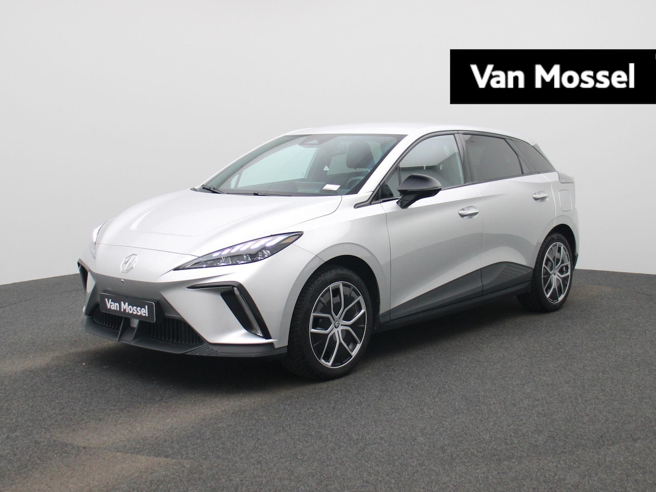 MG MG4 - 64 kWh Luxury | Apple Carplay - Android Auto | Camera | Led Verlichting | Adaptieve Cruise - AutoWereld.nl