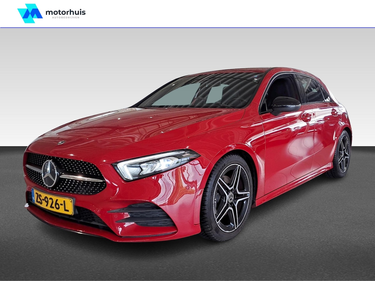 Mercedes-Benz A-klasse - A 180 136PK AMG LINE SOLUTION AUTOMAAT WIDE SCREEN LED NAVI WINTERPACK {uitgelichte-opties - AutoWereld.nl