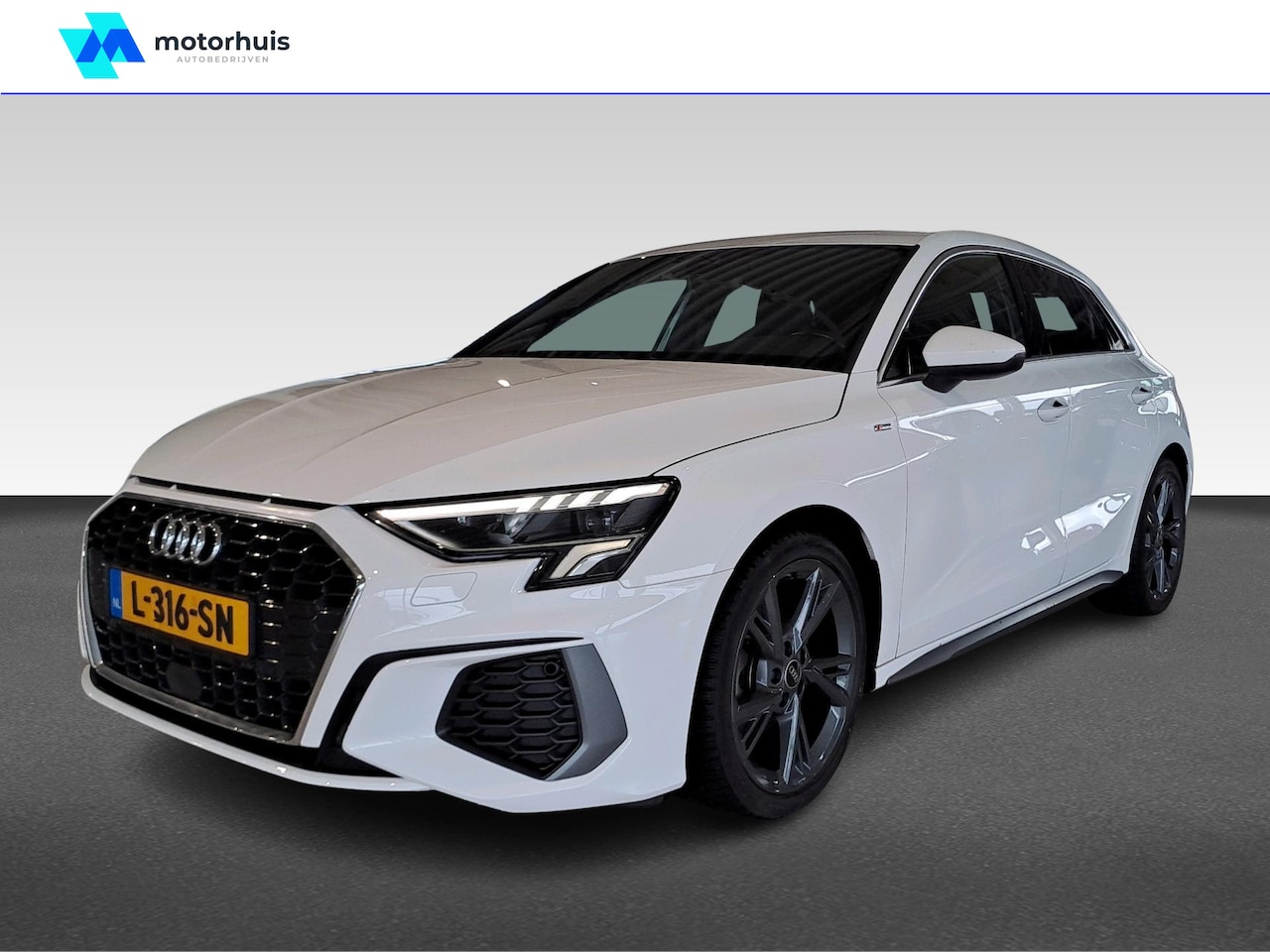 Audi A3 Sportback - 30 TFSI 110pk S-tronic S Edition {uitgelichte-opties} - AutoWereld.nl