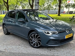 Volkswagen Golf - 1.5 eTSI pano massage iq light 150 pk