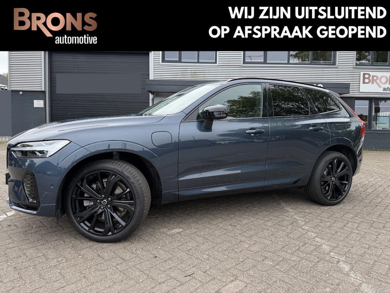 Volvo XC60 - 2.0 T8 Plug-in hybrid AWD Ultra Dark Facelift model l 21 inc l 360 l stoel verwarming l 45 - AutoWereld.nl