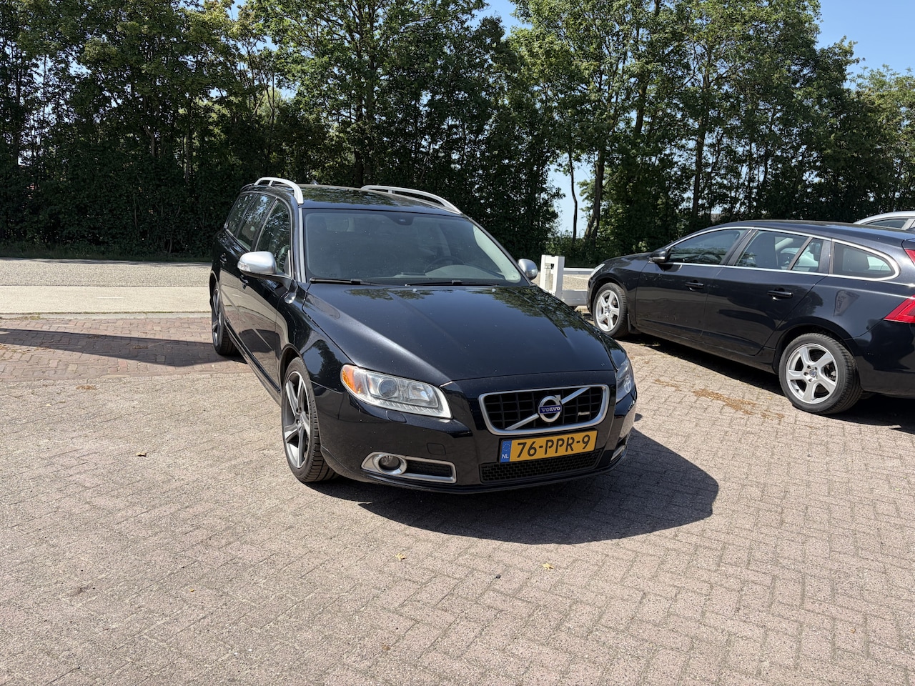 Volvo V70 - 2.0T R-Edition AUTOMAAT TREKHAAK LEER STOELVERWARMING - AutoWereld.nl
