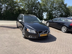 Volvo V70 - 2.0T R-Edition AUTOMAAT TREKHAAK LEER STOELVERWARMING