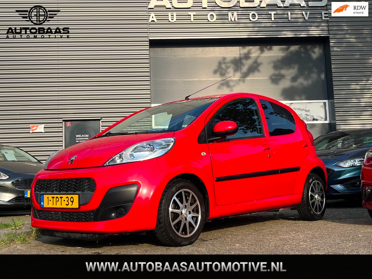 Peugeot 107 - 1.0-12V XS 5drs AUTOMAAT**APK t/m 03-2027** AIRCO+NAVIGATIE+LICHTMETALEN VELGEN+PRIVACY GL - AutoWereld.nl