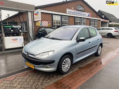 Peugeot 206 - 1.4 Gentry