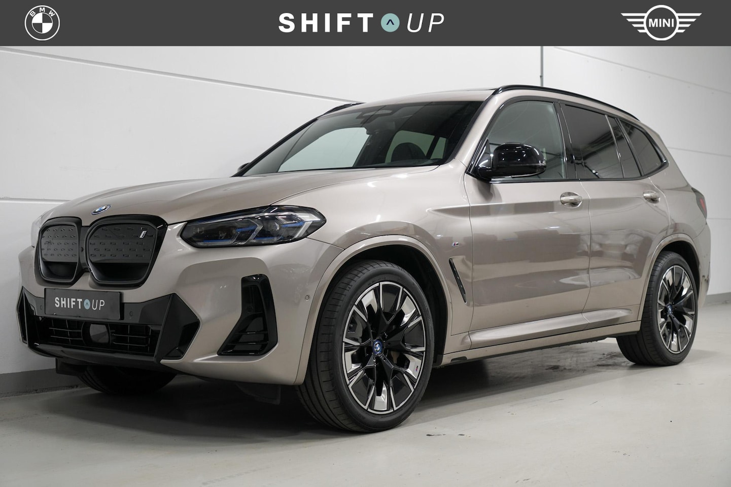 BMW iX3 - 80 kWh M-Sport | Panoramadak | Harman Kardon - AutoWereld.nl