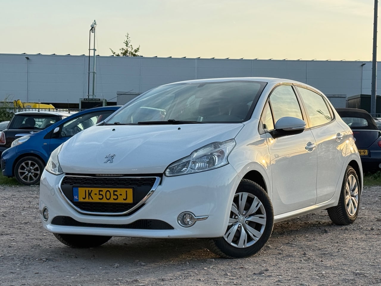 Peugeot 208 - 1.0 VTi Active/ ZEER ZUINIG/ SCHERM - AutoWereld.nl