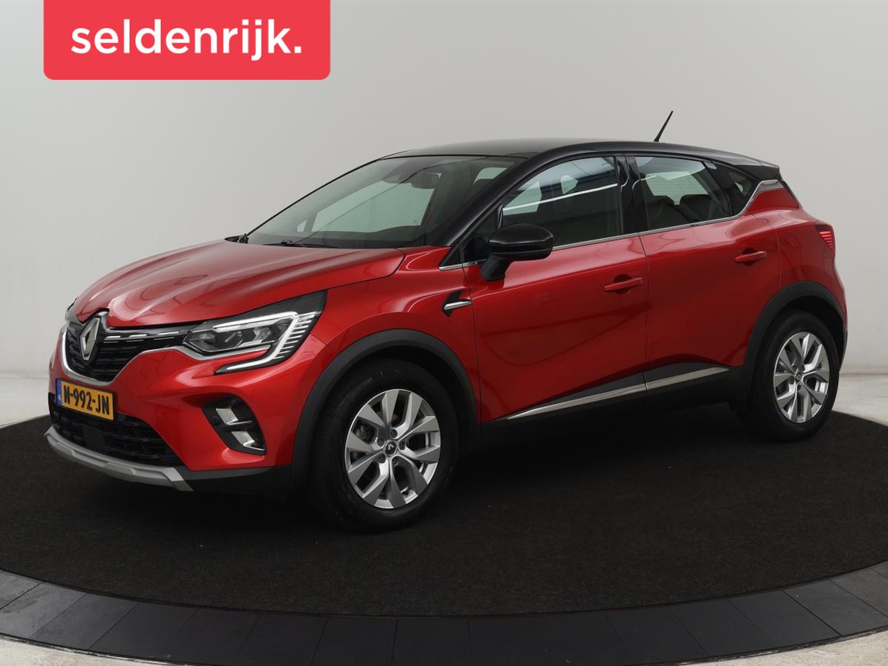 Renault Captur - 1.3 TCe 140 Intens | Automaat | Camera | Carplay | Keyless | Navigatie | Full LED | 17'' | - AutoWereld.nl