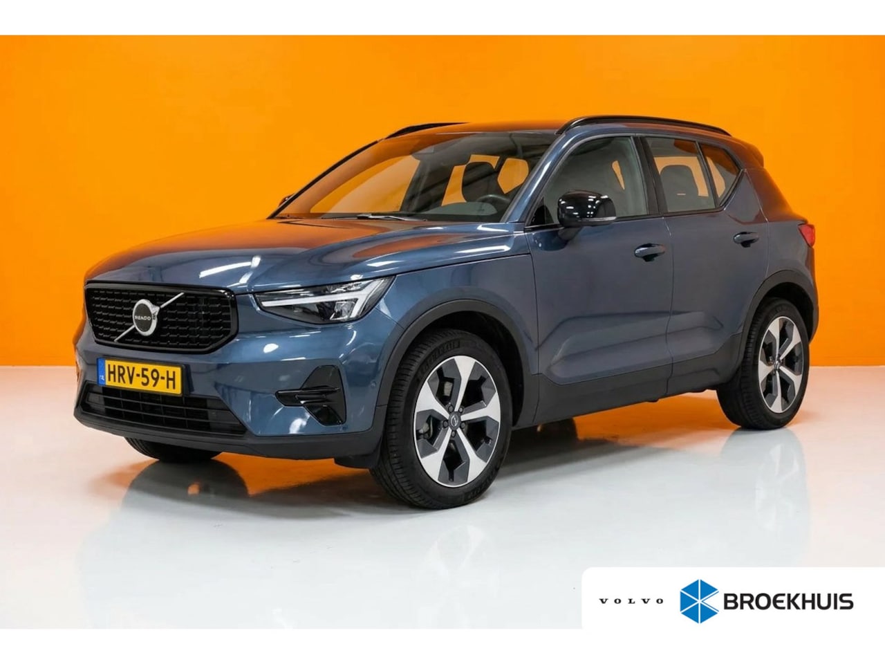 Volvo XC40 - 2.0 B4 Plus Dark | Trekhaak | Denim Blue | Harman Kardon | - AutoWereld.nl