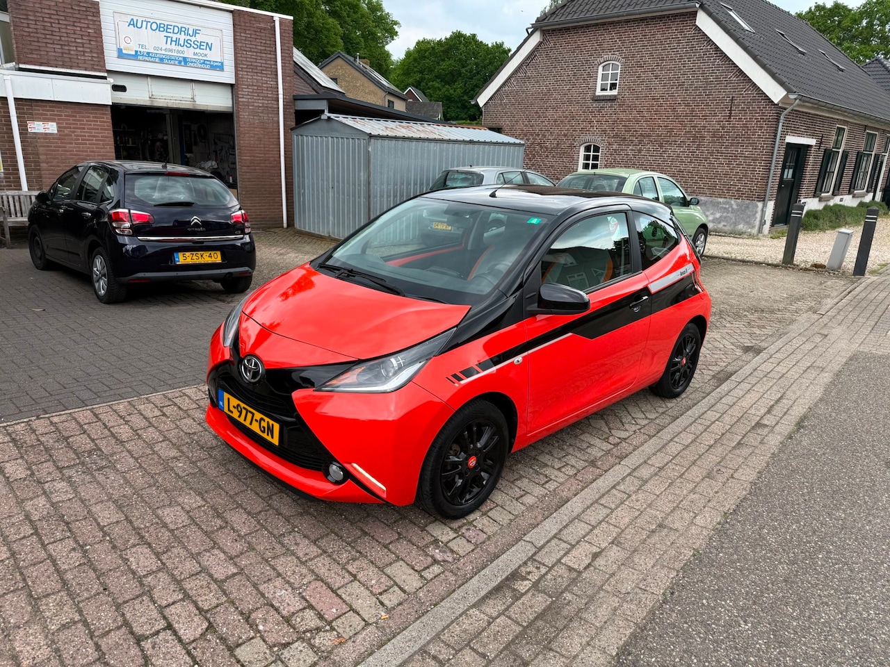 Toyota Aygo - 1.0 VVT-i x-play 1.0 VVT-i x-play - AutoWereld.nl