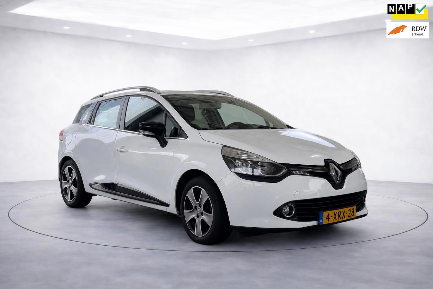 Renault Clio Estate - 0.9 TCe Night&Day|nieuwe ketting|navi/ac/cruise trekhaak - AutoWereld.nl