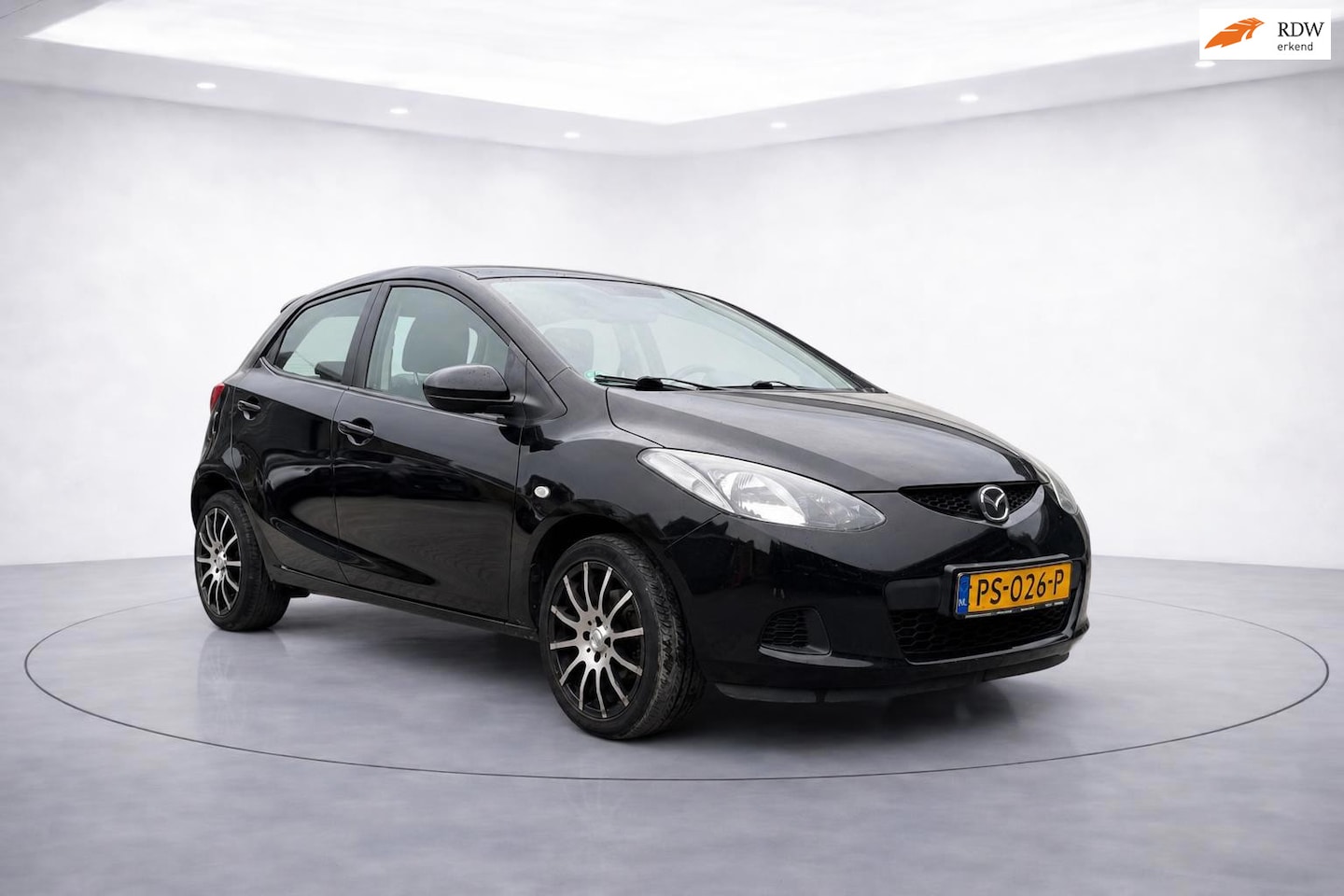 MAZDA 2