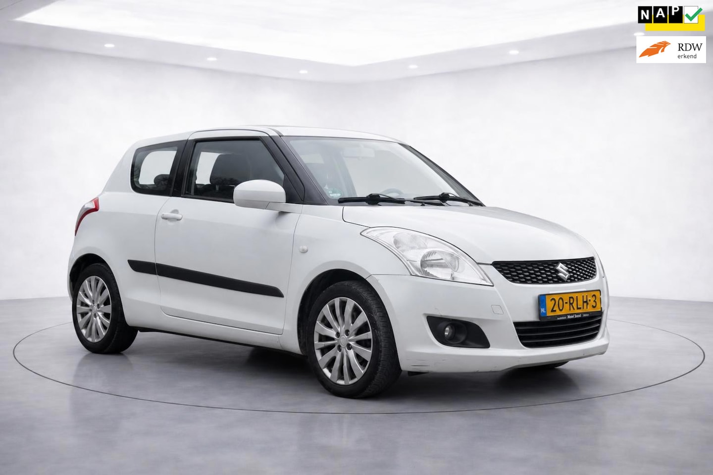 Suzuki Swift - 1.2 Exclusive EASSS|airco|cruise|stoelverw.|APK - AutoWereld.nl