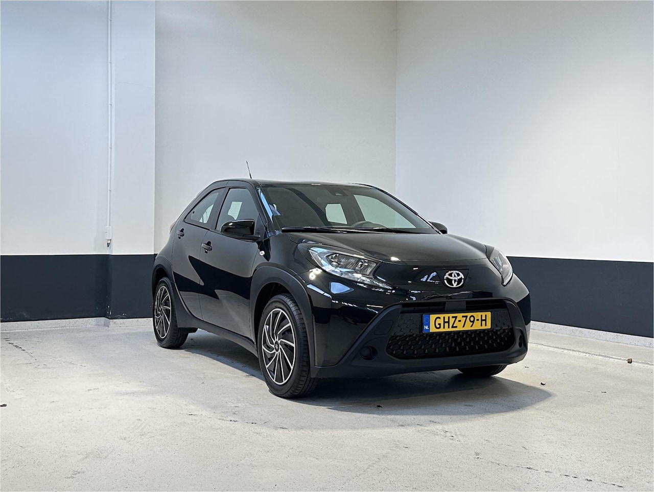 Toyota Aygo X - 1.0 VVT-i MT Play |Apple Carplay/ Android auto | Bluetooth | Camera| NL | 1 Eig | - AutoWereld.nl