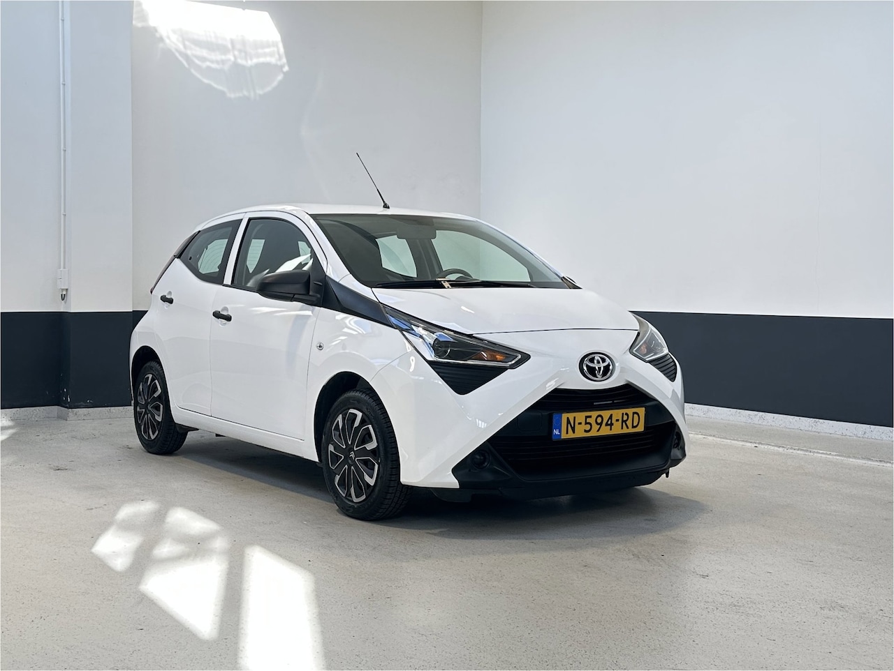 Toyota Aygo - 1.0 VVT-i x-fun| NL| 1 Eig | Airco| C.V | Bluetooth | - AutoWereld.nl