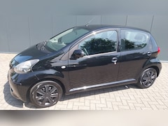 Toyota Aygo - 1.0-12V +// 5drs//110 000 km NL auto