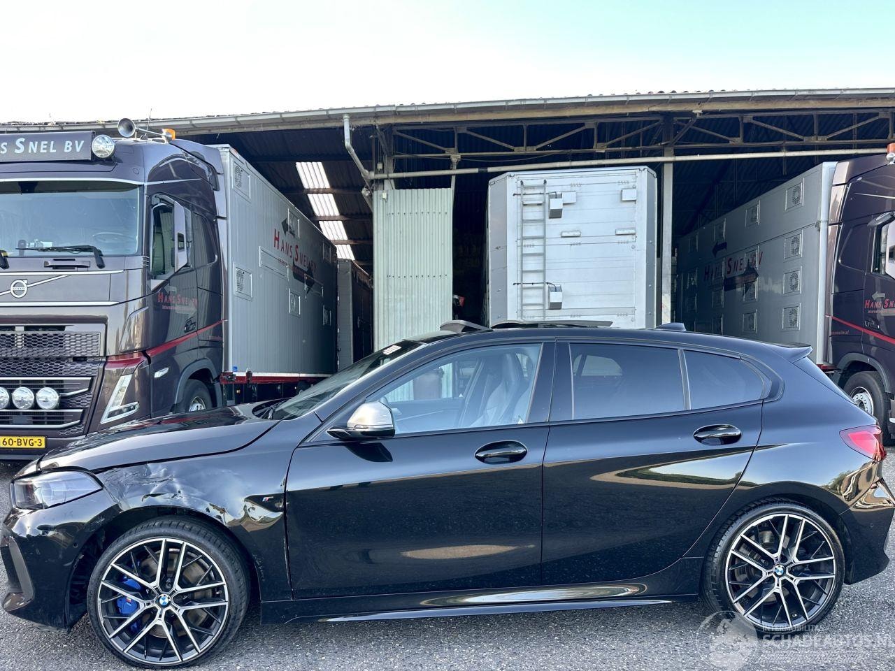 BMW 1-serie - M135i xDrive 306pk aut + f1 High Exe M-Sport Performance - pano - nap - hud - harman/kardo - AutoWereld.nl